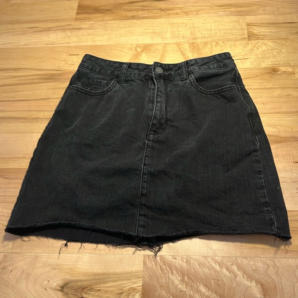 Hollister Black Ultra High-Rise Jean Skirt - size 27